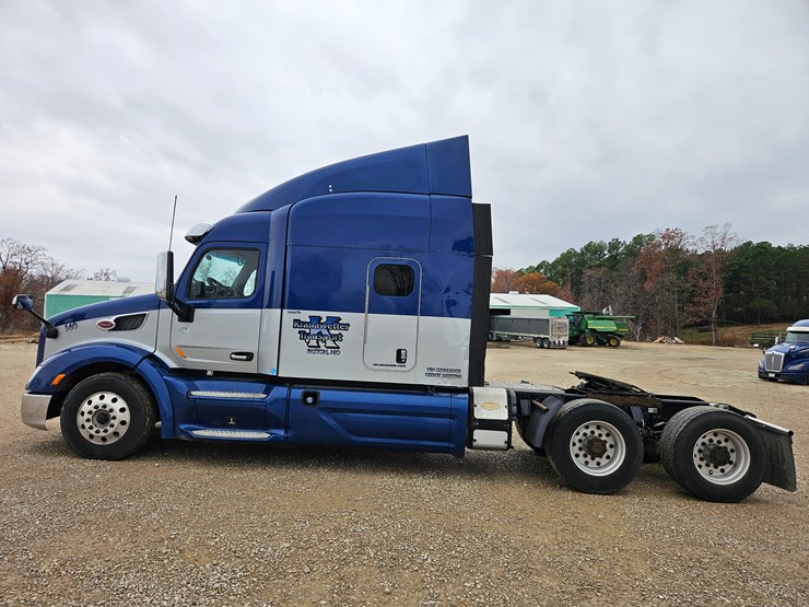 peterbilt-579-image-8
