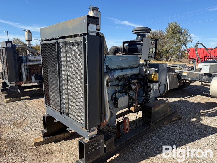 marathon-magnaplus-200kw-skid-mounted-diesel-generator-image-5