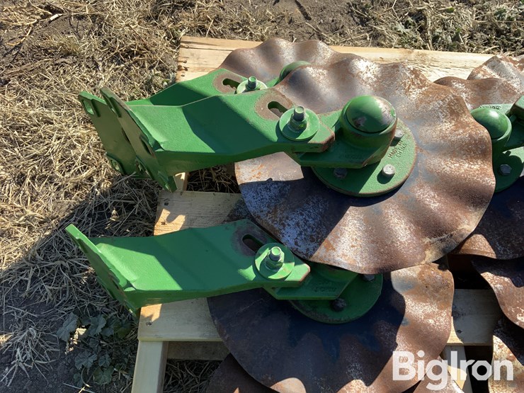 john-deere-12-image-11