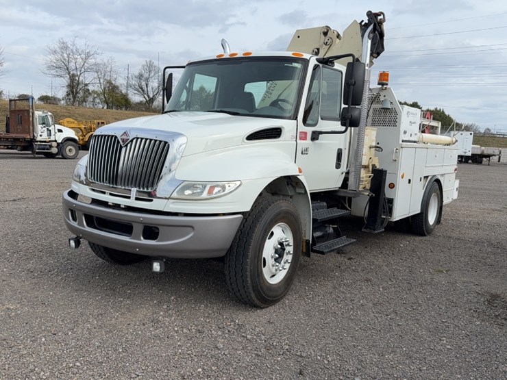 international-durastar-4400-image-1