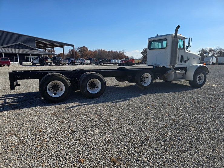 peterbilt-357-image-34