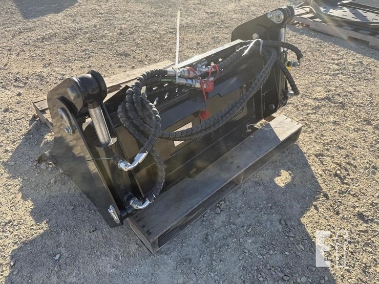 mini-skid-steer-4-in-1-bucket-image-4