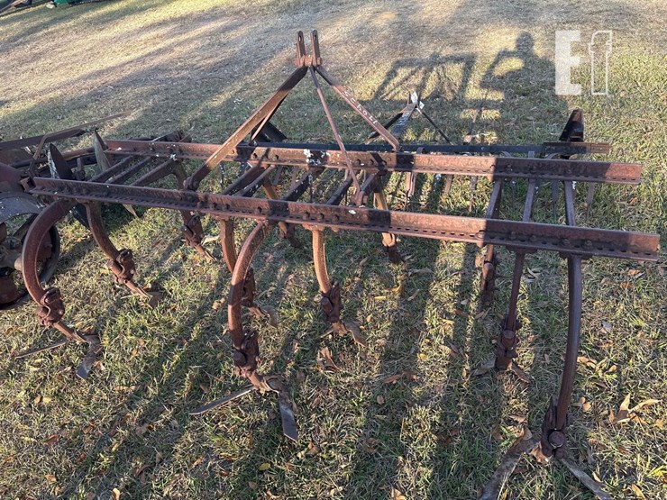 pittsburg-2r-cultivator-w/-all-feet-image-2