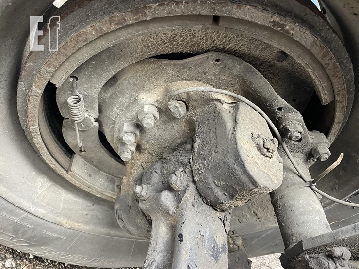 2009-peterbilt-386-image-45