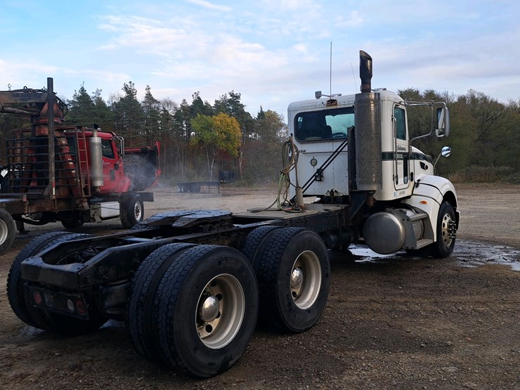2010-peterbilt-386-image-5