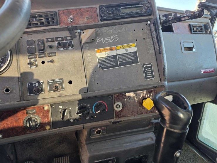 kenworth-t300-image-10