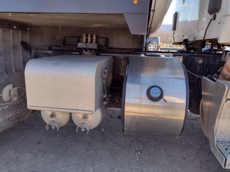 peterbilt-567-image-42