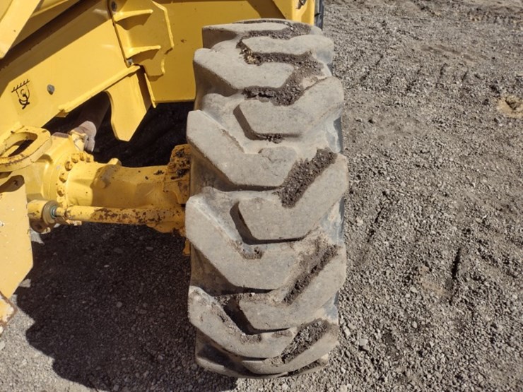 2005-deere-310sg-image-21