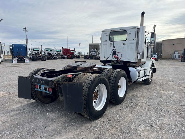 2016-western-star-4900-image-5