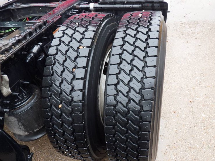 freightliner-cascadia-126-image-6