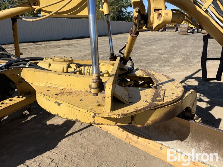 1995-caterpillar-12h-image-12