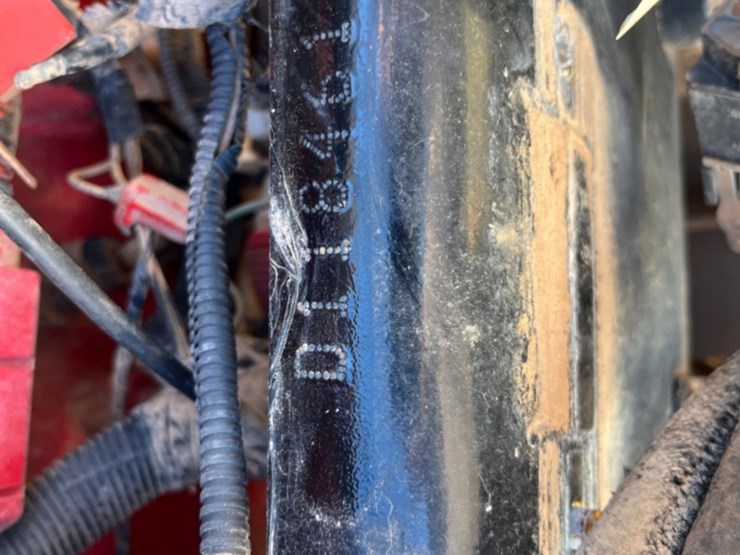 2011-peterbilt-367-image-17