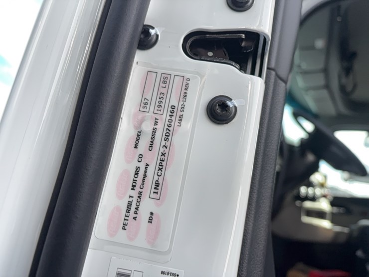 peterbilt-567-image-18
