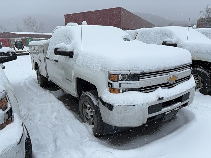 2017-chevrolet-2500hd-image-2