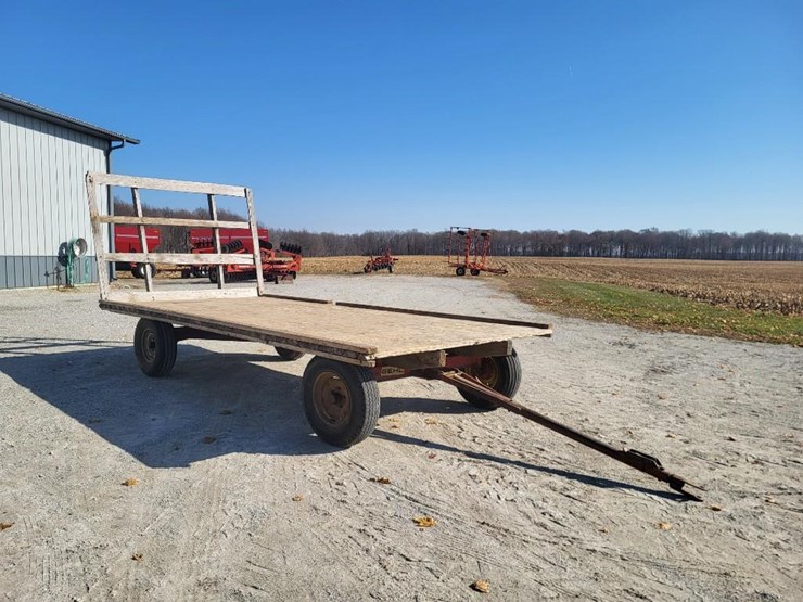 hay-wagon-w/running-gear-image-7