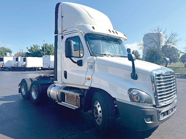 2019-freightliner-cascadia-125-image-1