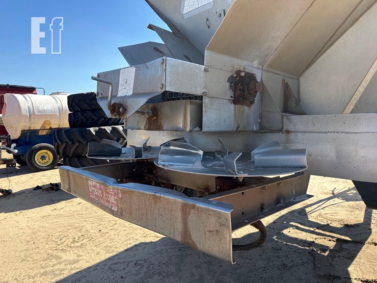 1992-dfi-pull-spreader-image-10