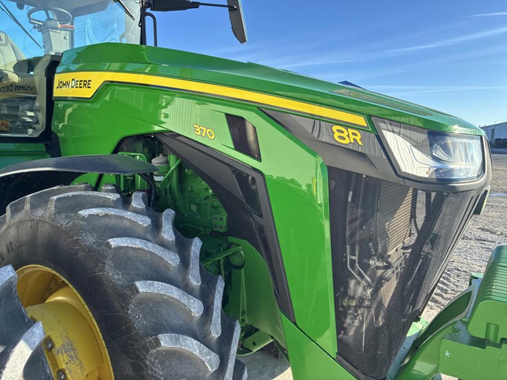 john-deere-8r-370-image-17