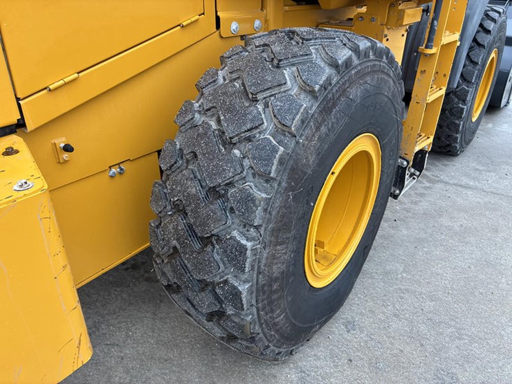 john-deere-624-image-66