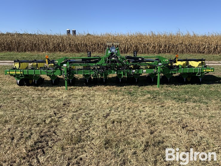 john-deere-1720-image-2