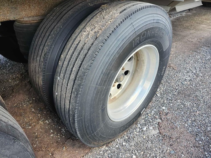 2010-wilson-hopper-bottom-image-14