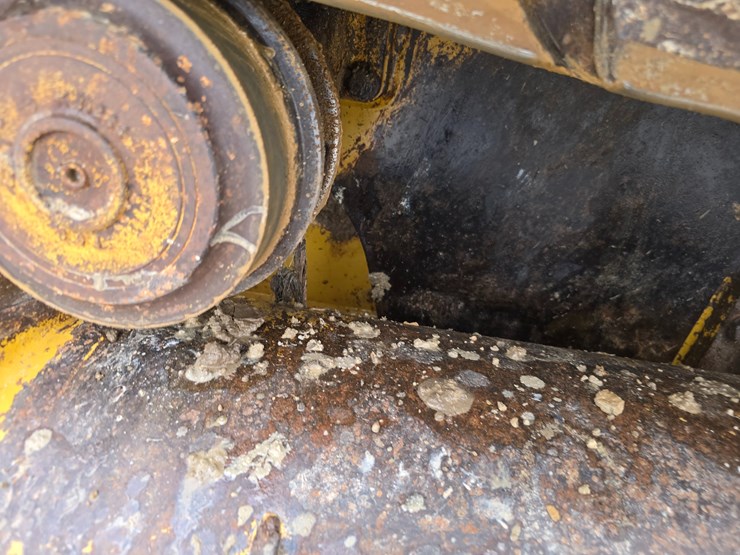 caterpillar-953d-image-81