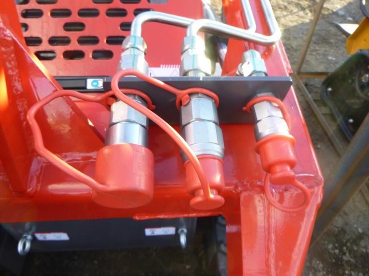 2025-agt-ysrt14-skid-steer-track-loader-image-10