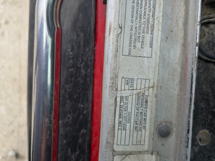 2003-peterbilt-320-image-52