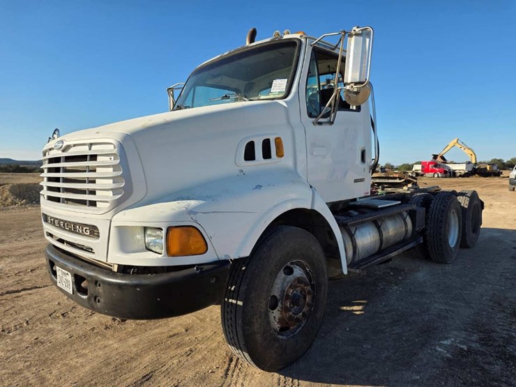 2003-sterling-lt9500-image-1