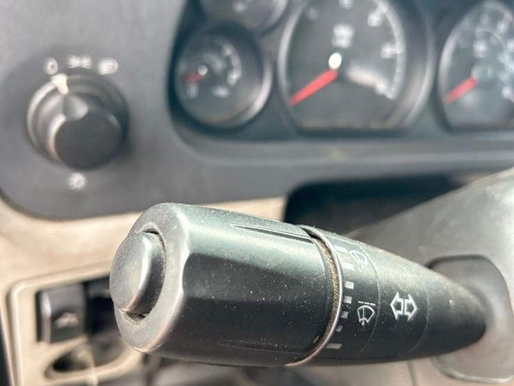 peterbilt-579-image-66