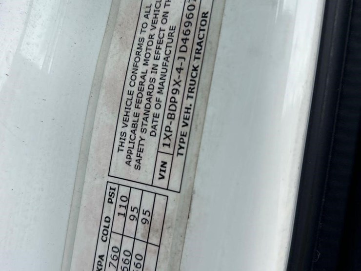 peterbilt-579-image-49