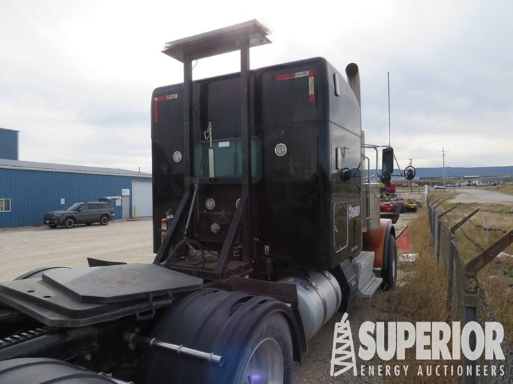 2016-peterbilt-389-image-5