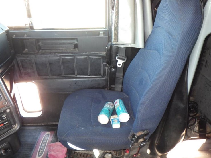 1998-freightliner-fld120-classic-image-20