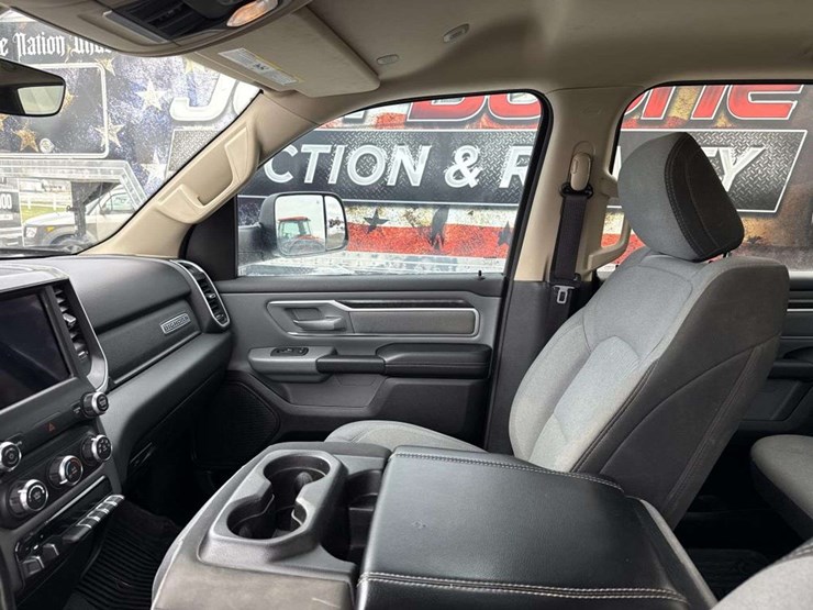 2020-dodge-ram-1500-image-26