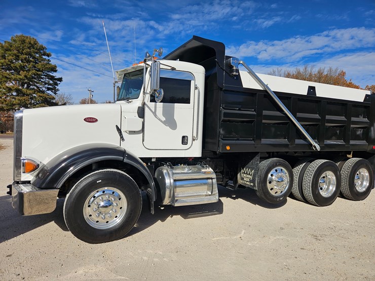 2009-peterbilt-365-image-5