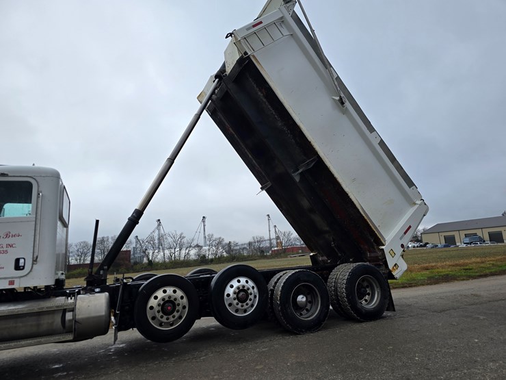 peterbilt-367-image-52