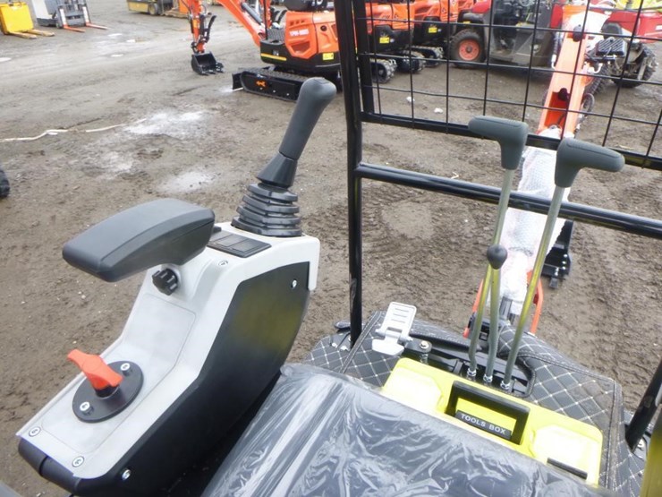 2025-tpm-18bs-hydraulic-excavator-image-22