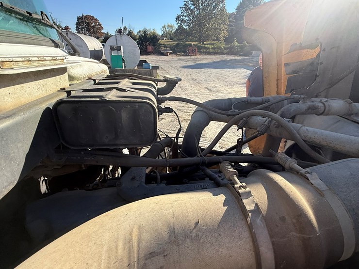 mack-r686st-image-21