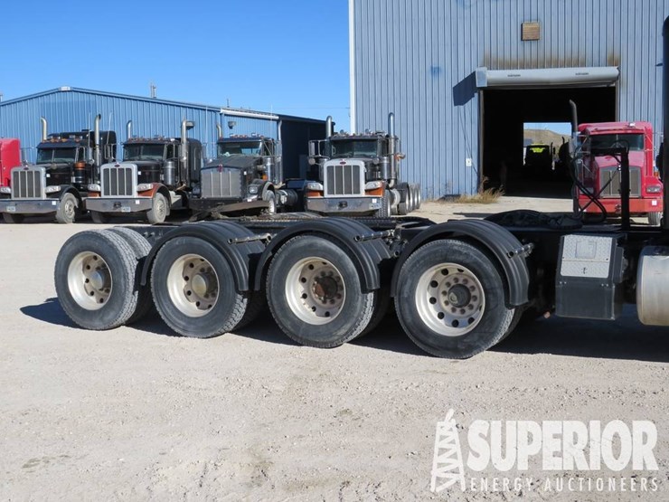 2014-peterbilt-388-image-9