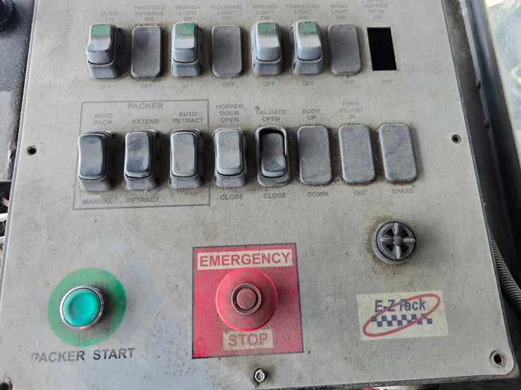 1996-mack-mr688s-image-54