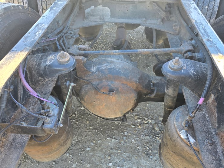 2005-peterbilt-379-image-124