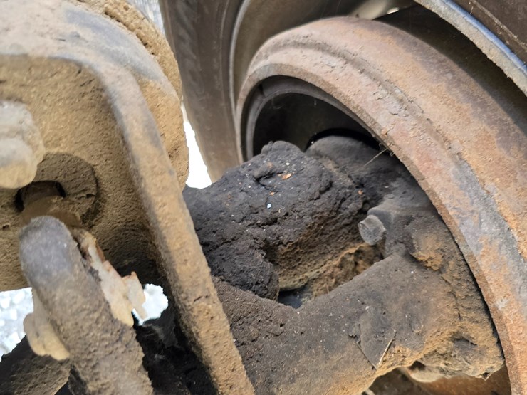 2003-peterbilt-320-image-85