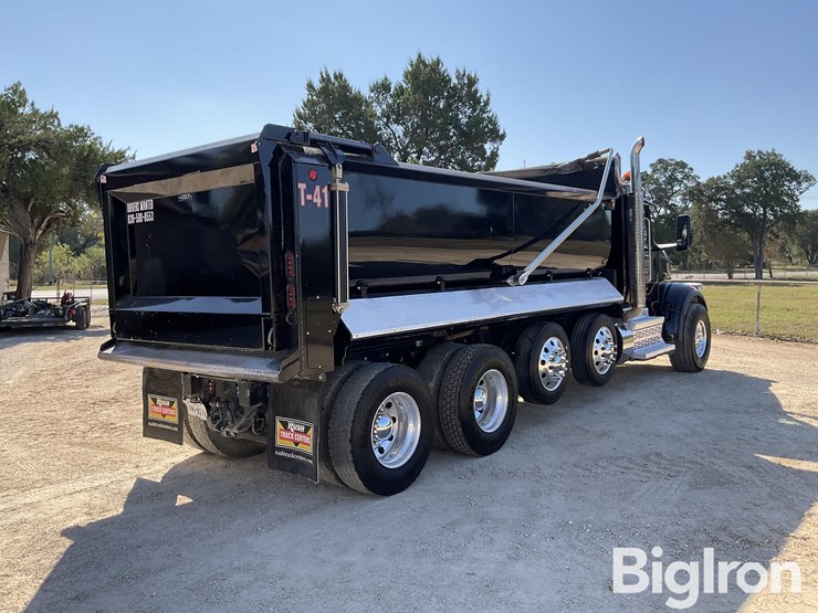 peterbilt-567-image-5