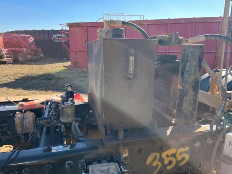 2011-peterbilt-367-image-16