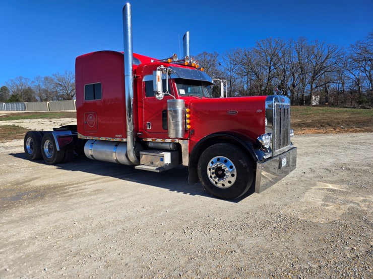 2005-peterbilt-379-image-44