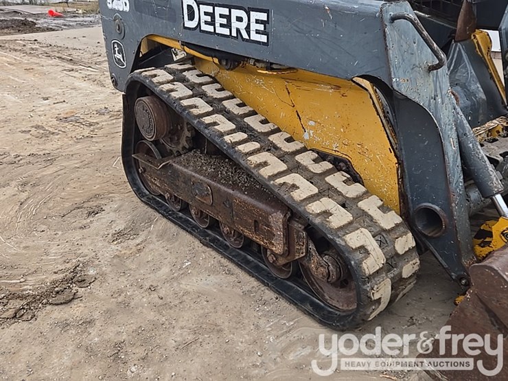 deere-323d-image-24
