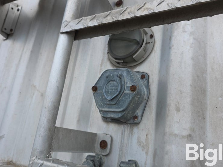 neville-trailer-image-12