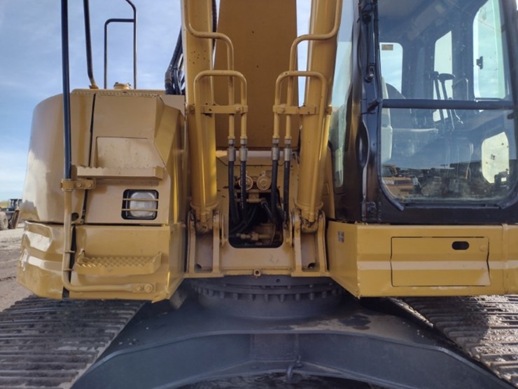 caterpillar-321c-image-22