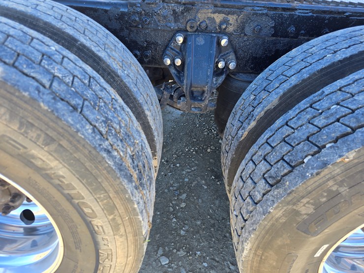 2005-peterbilt-379-image-112