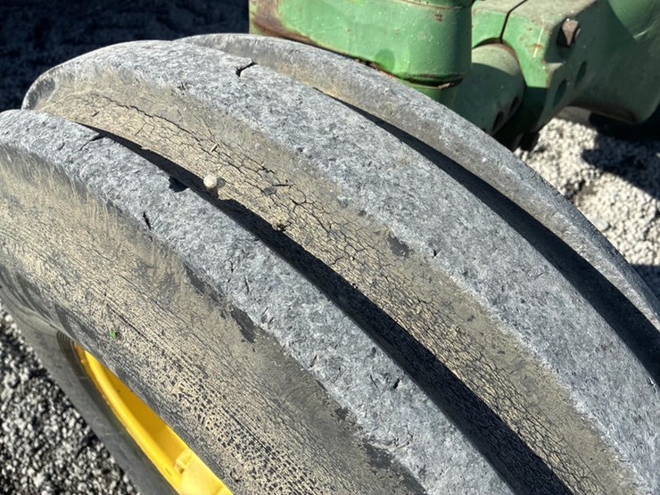 john-deere-4520-image-26